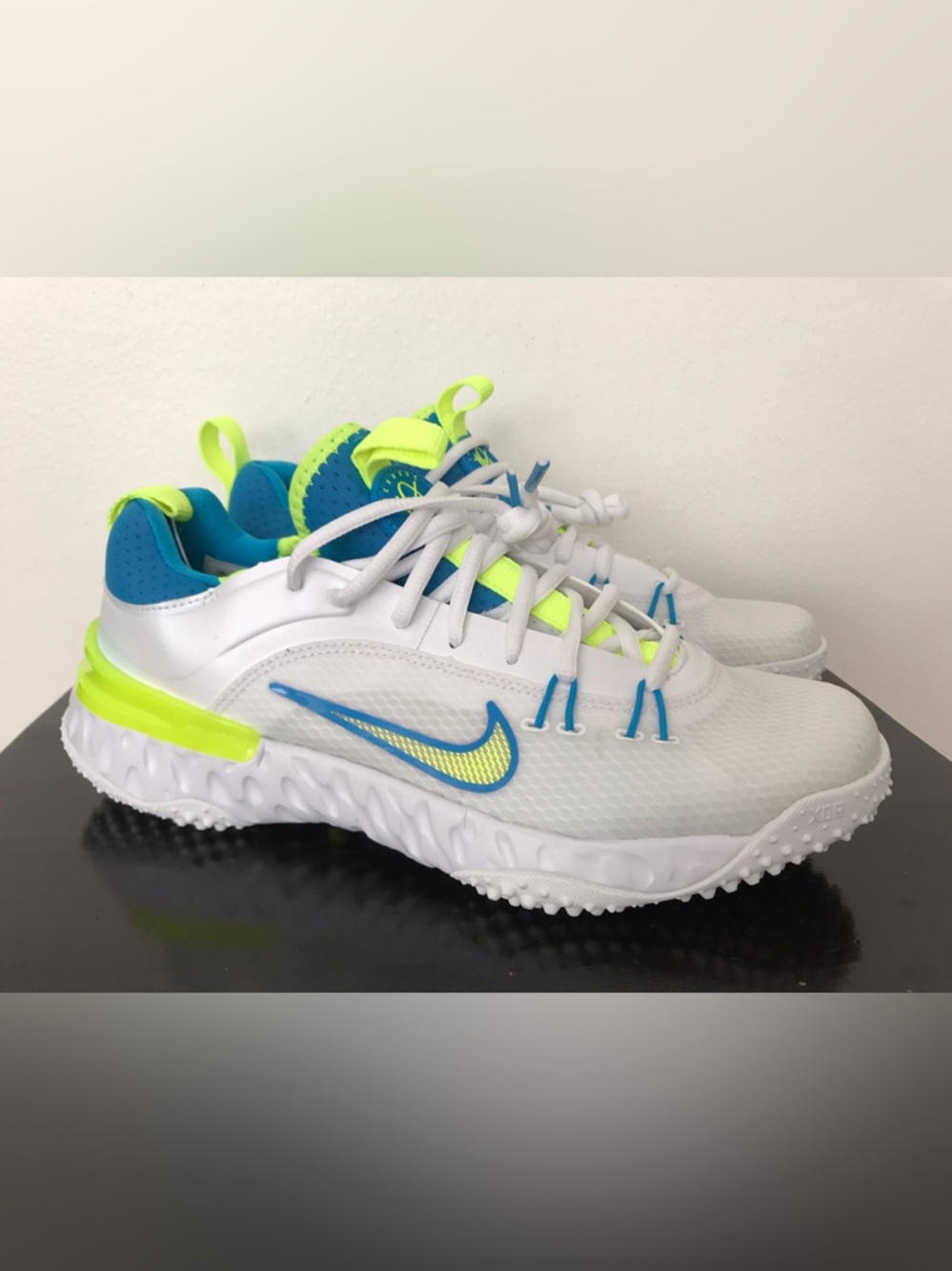 Size 7 Mens Nike Huarache 9 Elite TF LAX SE Lacrosse Turf Shoes White FV6148-100